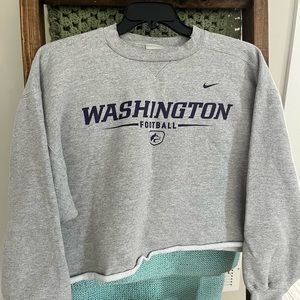 CROP CREWNECK